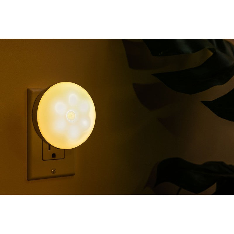 blissember smart nightlight in warm white motion sensing mode